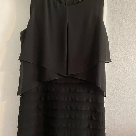 Black formal dress - Picture 3 of 5